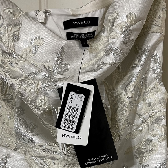 NWT RW&CO dress. Size 6 - Picture 4 of 11